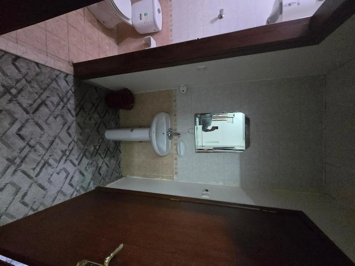 Fully Furnished Apartment 3 Room مكة 0*,